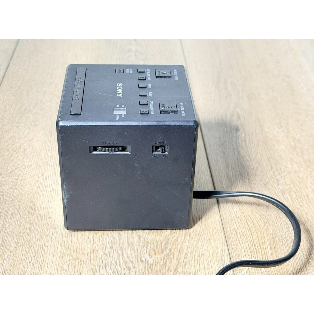 SONY  ICF-C1T Dual Alarm Clock AM/FM Radio Mirror LED Cube Works Great!